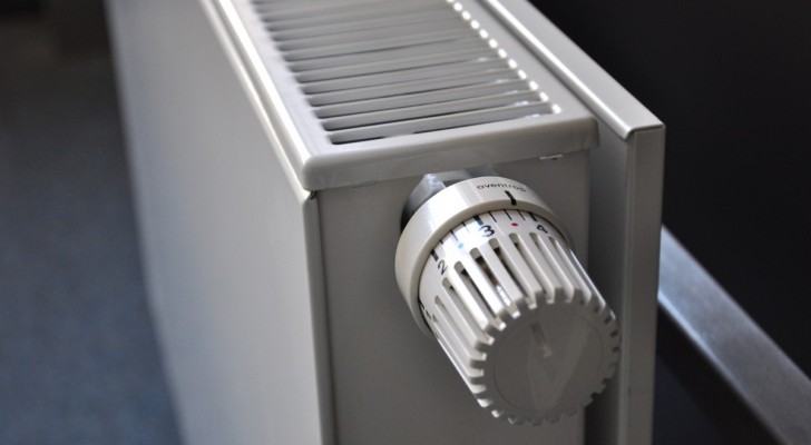 Moeten de radiatoren schoongemaakt worden? Volg een paar eenvoudige richtlijnen om ze optimaal te laten werken