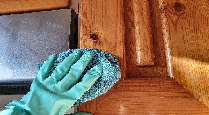 Fettiger, öliger Schmutz auf Ihren Küchenschränken? Mit einfachen DIY-Methoden werden sie wieder wie neu