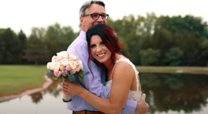 Woman organises a faux wedding to have her dad by her side before he passed away from cancer