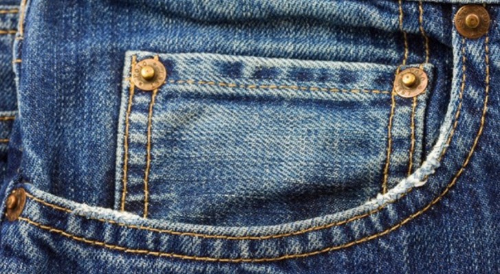 Het lijkt nutteloos, maar is het niet: waar is dat zakje aan de voorkant van de spijkerbroek voor?