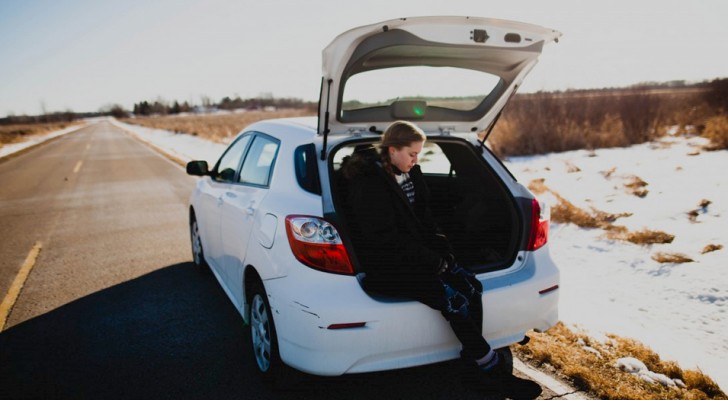 "I have a full-time job but I live in my car": a girl in difficulty tells her story