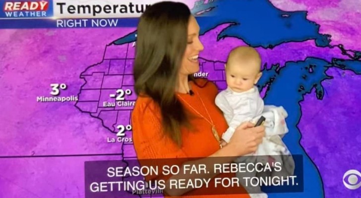 Annuncia le previsioni meteo con in braccio la figlioletta: il pubblico apprezza la sua spontaneità (+VIDEO)