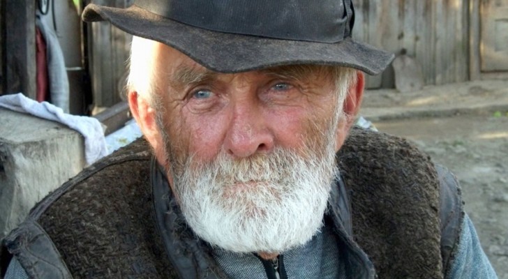Hij is net 121 jaar geworden en is een van de oudste mannen ter wereld