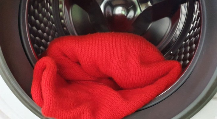Niente più pelucchi sulle sciarpe di lana: aiutati con questi trucchi utili