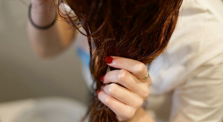 Sie verdient 51.000 £ im Monat, indem sie Videos dreht, in denen sie sich die Haare wäscht: ein neuer „bizarrer“ Job 