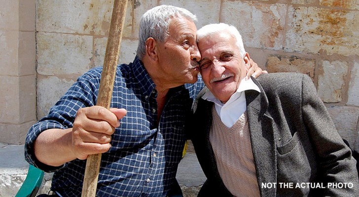 Brüder treffen sich nach 79 Jahren wieder: einer von ihnen war von der Familie in Pflege gegeben worden