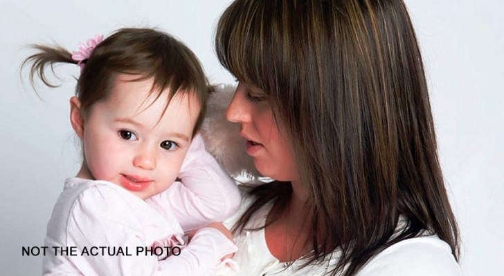 "Nessun altro deve cambiare i pannolini a mia figlia": mamma chiede se il suo atteggiamento è sbagliato