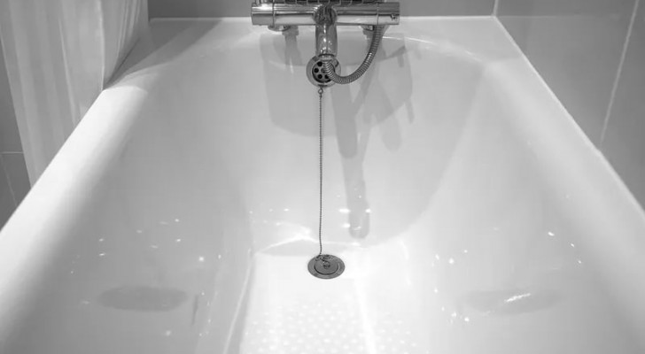 Quali sono i prodotti che spesso provocano gli ingorghi negli scarichi della doccia?