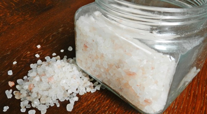 Ammorbidente fai-da-te in cristalli: la ricetta per prepararlo con ingredienti naturali