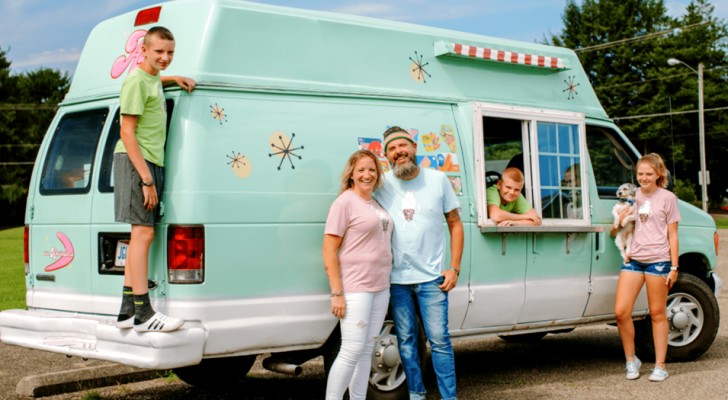 Famiglia acquista un furgone dei gelati per donare pasti caldi e dolcetti ai bambini più bisognosi della loro città