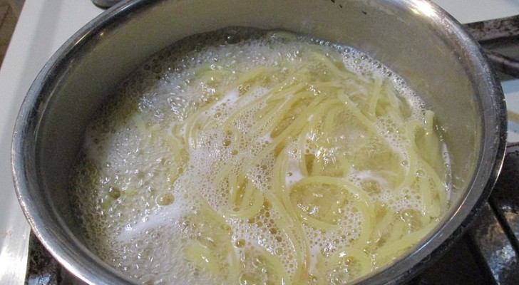 Kookwater van de pasta: ontdek waarom je het niet moet weggooien