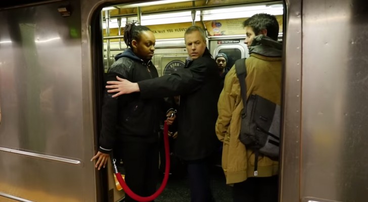 Apenas entram no metrô entendem que vai ser uma viagem muito diferente das outras!