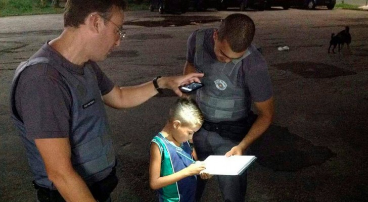 Niño llama a la policía: quería que alguien lo ayudara a hacer las tareas de la escuela