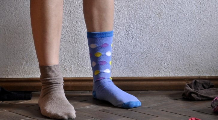 Il mistero dei calzini spaiati : la formula della scienza che ne prevede la sparizione in lavatrice
