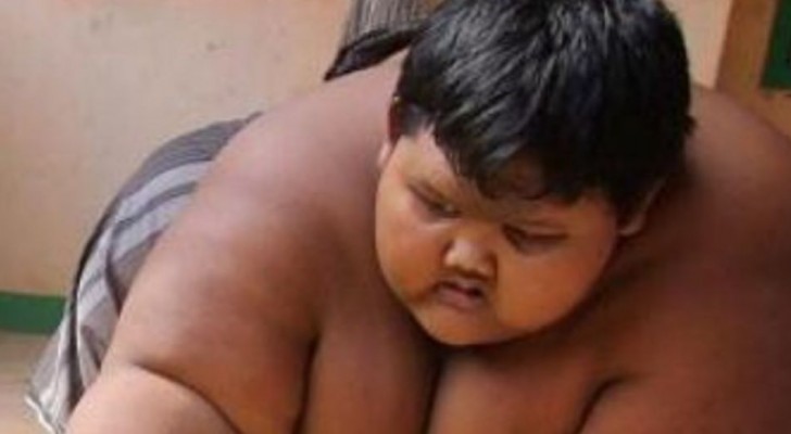 Van een recordgewicht naar een slank lichaam: de ongelooflijke transformatie van de dikste jongen ter wereld