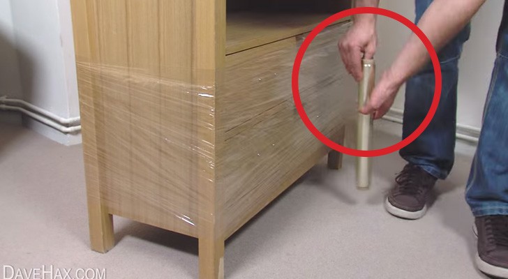 Wraps a piece of furniture with some cling film ... Here is a really unique trick!