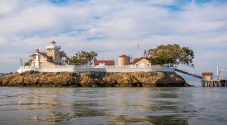 Für eine kleine Insel in der Bucht von San Francisco werden zwei Leuchtturmwärter gesucht