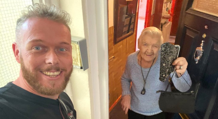 Il trouve un portefeuille sur le sol et demande l'aide du web pour retrouver sa propriétaire : c'était une dame de 93 ans