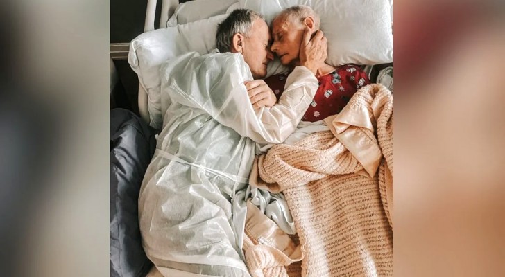 Barnbarnet filmar de sista stunderna mellan sin mormor och sin morfar: "Godnatt mitt hjärta, du har varit så värdefull för mig 