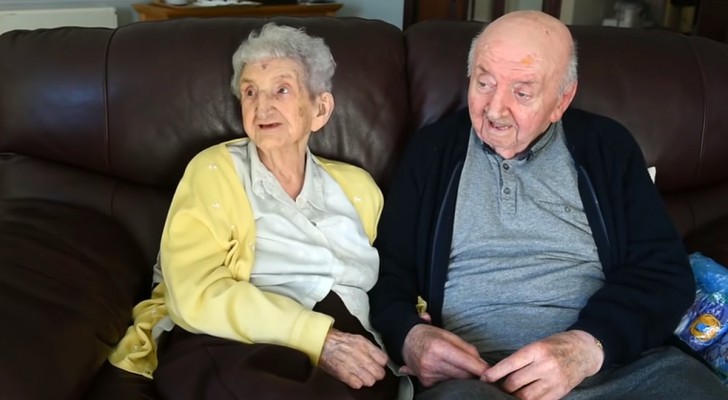 98-jährige Mutter zieht ins Pflegeheim ihres 80-jährigen Sohnes, um in seiner Nähe zu sein (+ VIDEO)