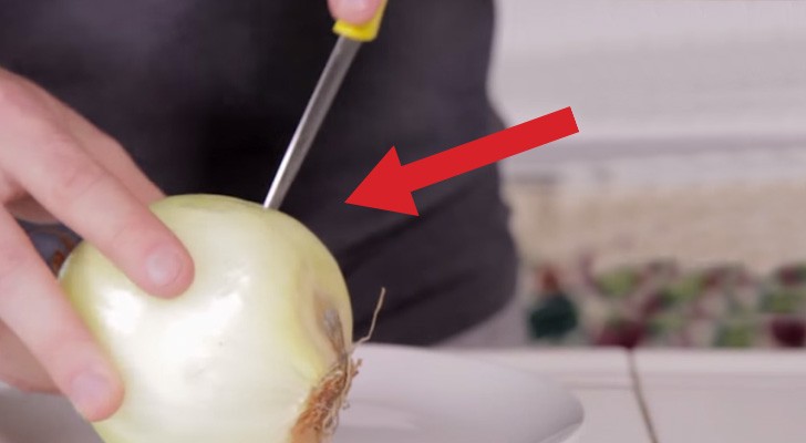 He makes a few holes in an onion and shows you a very useful trick in the kitchen!