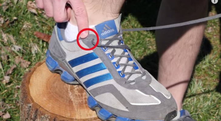 Altijd al willen weten waarom er een extra vetergaatje in je sportschoenen zit? Bekijk het hier!