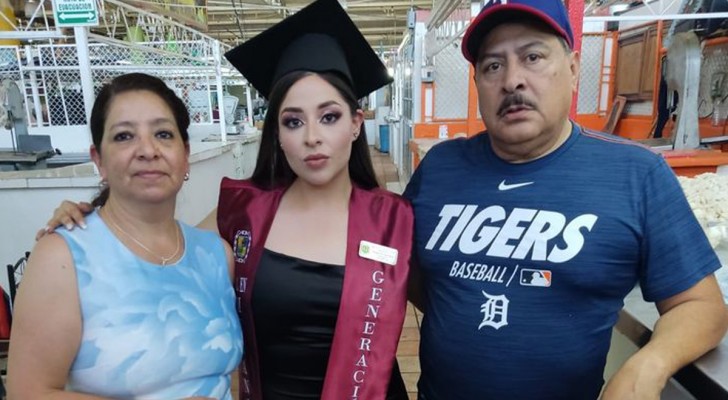 Young woman graduates in engineering and celebrates at the marketplace where her parents work: "I'm proud of my origins"