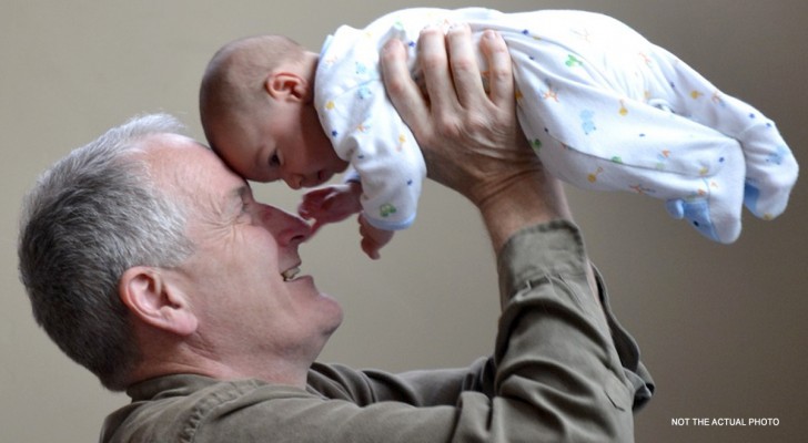 I nonni dovrebbero essere retribuiti per stare con i loro nipoti: in alcuni Paesi già se ne parla