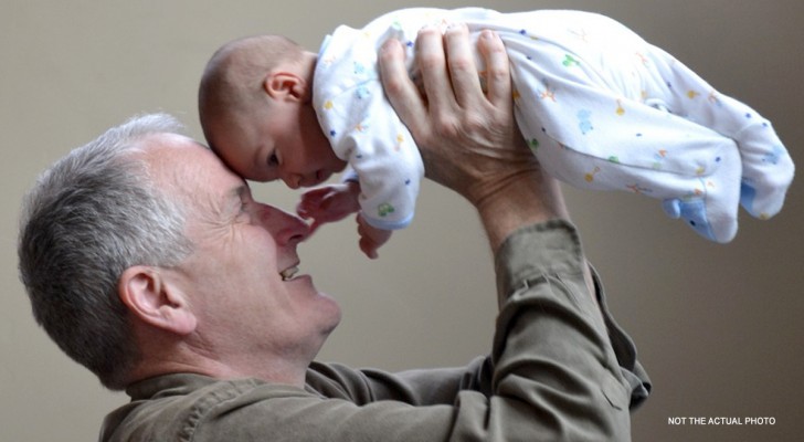 Les grands-parents devraient être rémunérés pour être avec leurs petits-enfants : certains pays en parlent déjà