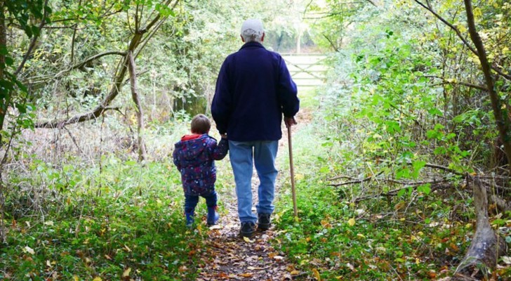 Dad abandons his child: the grandfather raises him as if he were his own son