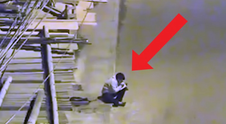 Millonario ve a un joven que estudia en la calle debajo de un poste de luz y decide cambiarle la vida (+ VIDEO)