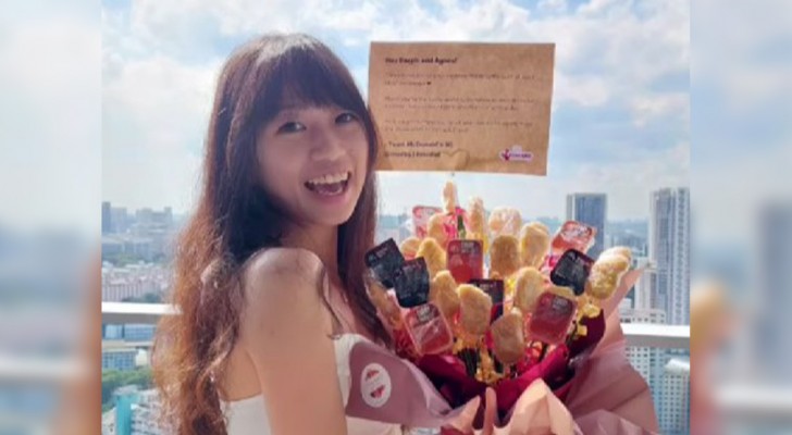 Sie schickt eine Einladung zu ihrer Hochzeit an McDonalds: Tage später wird sie mit einem leckeren Geschenk überrascht