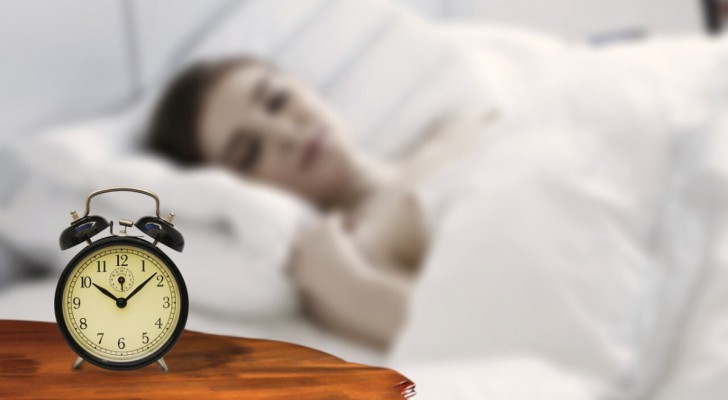 Uno studio ha dimostrato che l'ora in cui ci alziamo dal letto influisce su come mangiamo