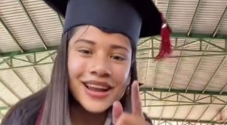 Studentin gibt zu: "Ich habe meinen Abschluss gemacht, weil ich Lehrer bezahlt habe" (+VIDEO)