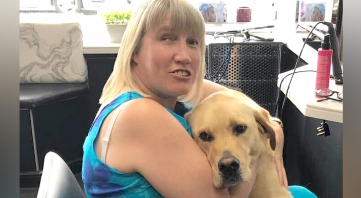 Taxi lehnt blinde Frau wegen ihres Blindenhundes ab: gezwungen, im Regen zu laufen