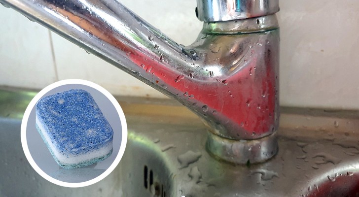 Schmutziges Waschbecken und Abfluss? Es gibt ein schnelles und praktisches Mittel, um sie zu reinigen und zu desinfizieren