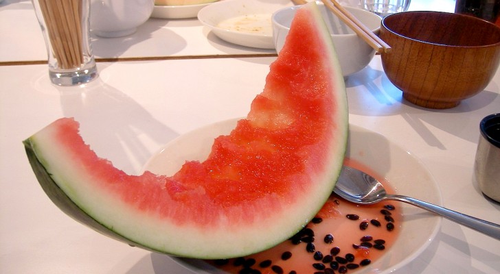 Het geheim van chef-koks: ze gooien de schillen van watermeloenen niet weg omdat ze die op deze manier gebruiken