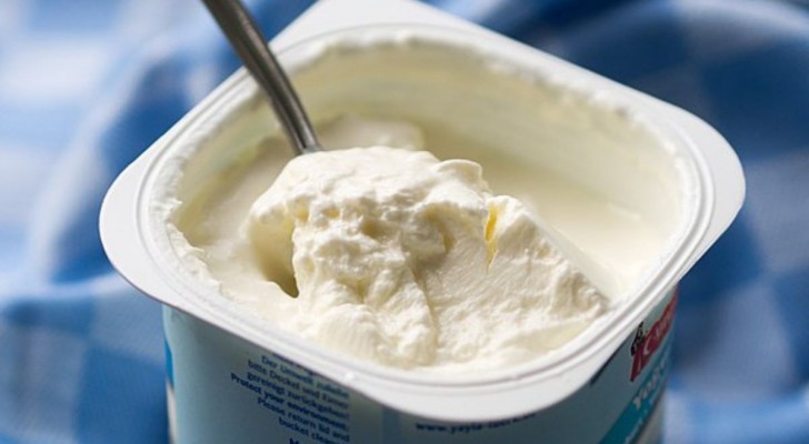 Yoghurt over de datum: tot hoeveel dagen later kunnen we het eten? Hier is het antwoord