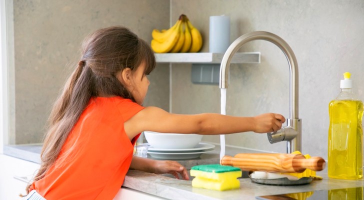 I bambini che aiutano con le faccende domestiche hanno più possibilità di avere successo nella vita