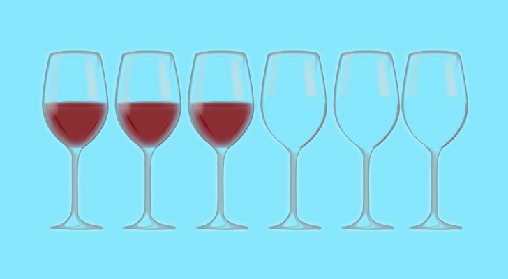 Muovi un solo bicchiere per fare in modo che si alternino quelli pieni e quelli vuoti