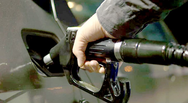 Vill du spara på bensinen? Använd 10-sekundersregeln, få förare känner till den men den kan göra skillnad