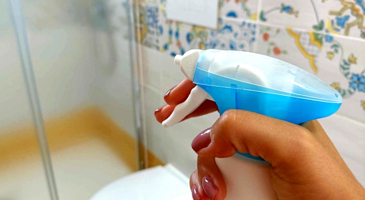 Il bagno ha un cattivo odore nonostante sia perfettamente pulito? Questa miscela ti aiuterà