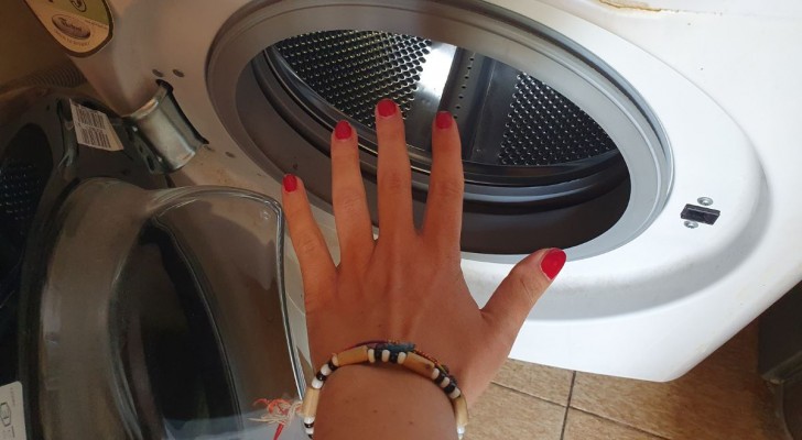 Lavatrice: con la regola del palmo della mano, niente più errori nel fare il bucato