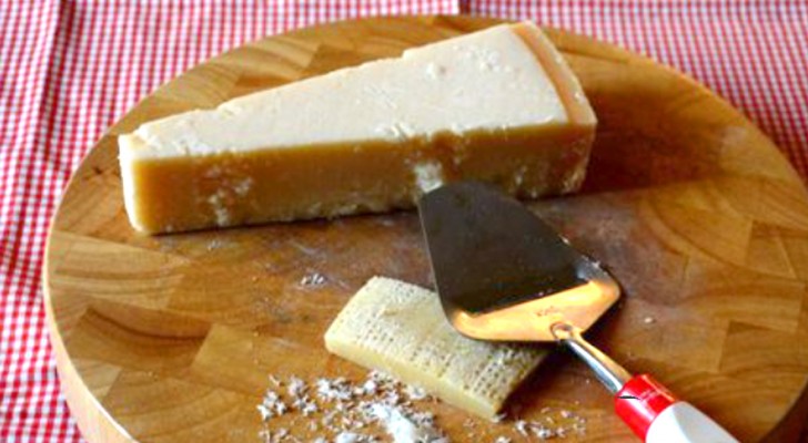 Är kanten på osten ätbar eller inte? Experterna svara äntligen
