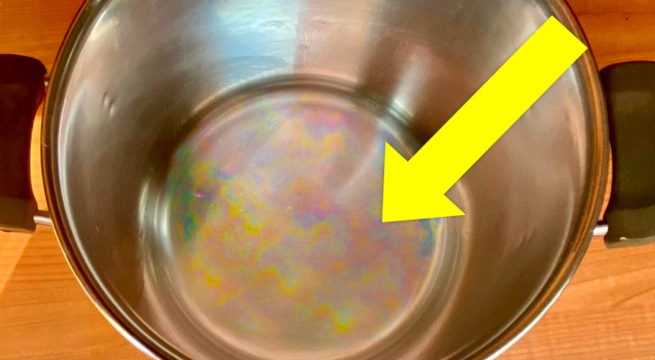 Wat zijn regenboogvlekken op de bodem van je pan en hoe kom je verwijder je ze