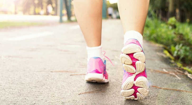 Expert geeft antwoord op de vraag hoeveel stappen je moet zetten per dag om fit te blijven