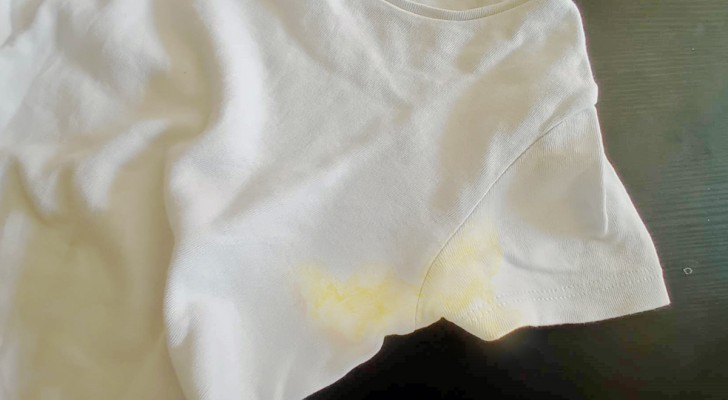 Eliminera dålig lukt (och fläckar) av svett på kläderna: hemligheten med en felfri tvätt