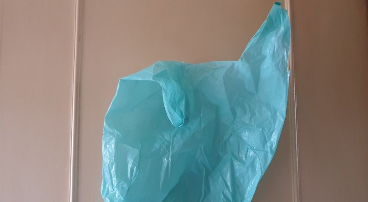 Weet je niet wat je met plastic tassen moet doen? Je kunt ze op minstens 5 nuttige manieren recyclen