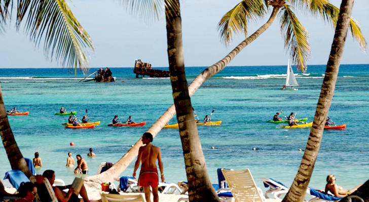 Des vacances aux Caraïbes offertes à tous les employés d'une entreprise : "Ce n'est pas un coût, c'est un investissement"