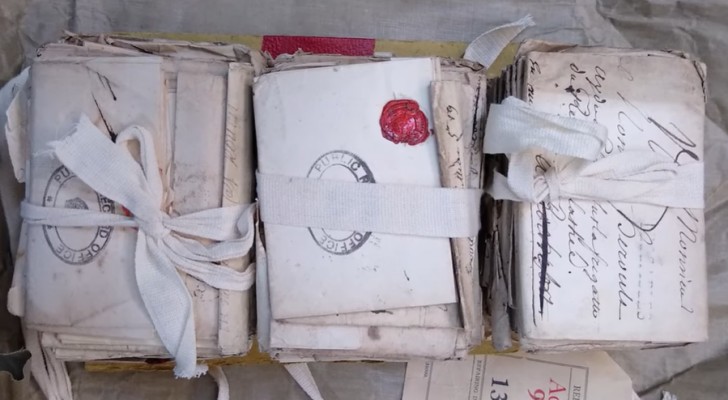 Man har hittat antika brev ämnade franska sjömän som aldrig kom fram och som därför aldrig tidigare har lästs